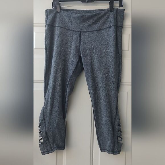 Athleta Pants - Athleta Women's Space Dye Chaturanga Capri Legging Criss Cross Gray Size L